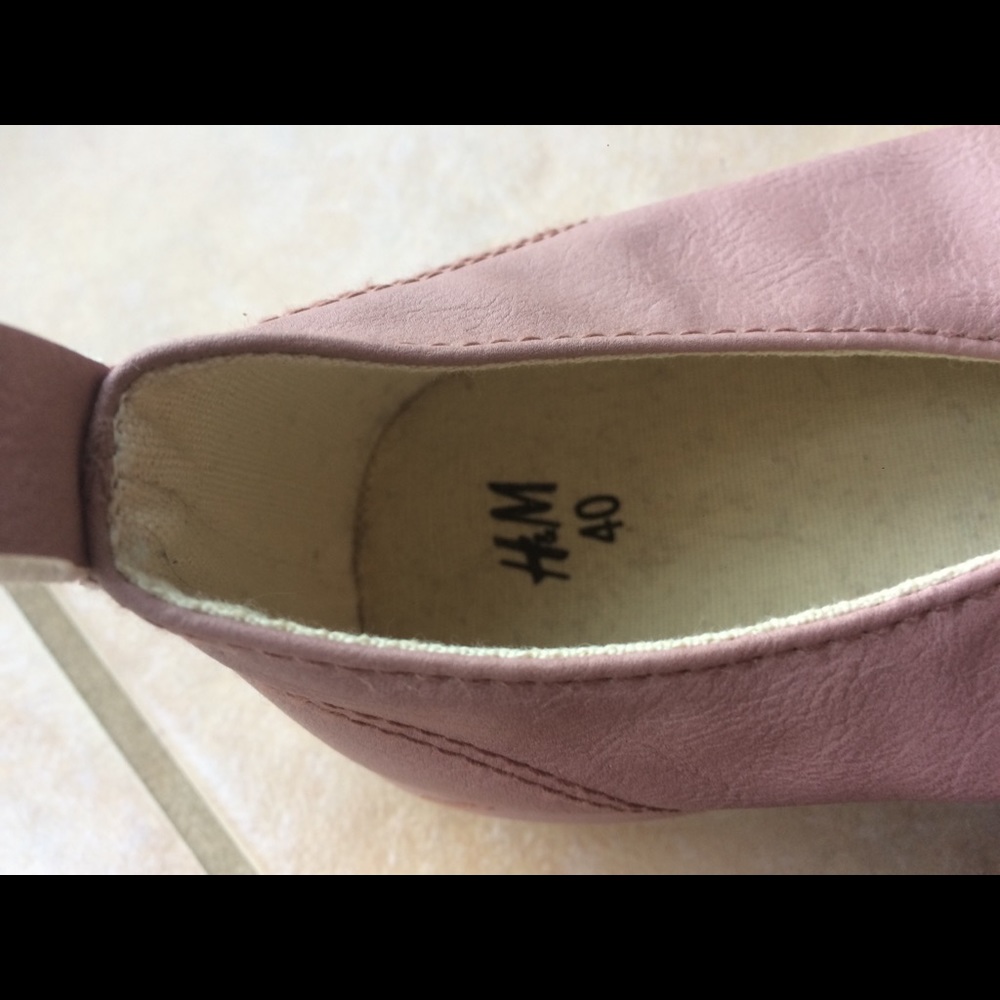Sneakers - Picture 4 of 4